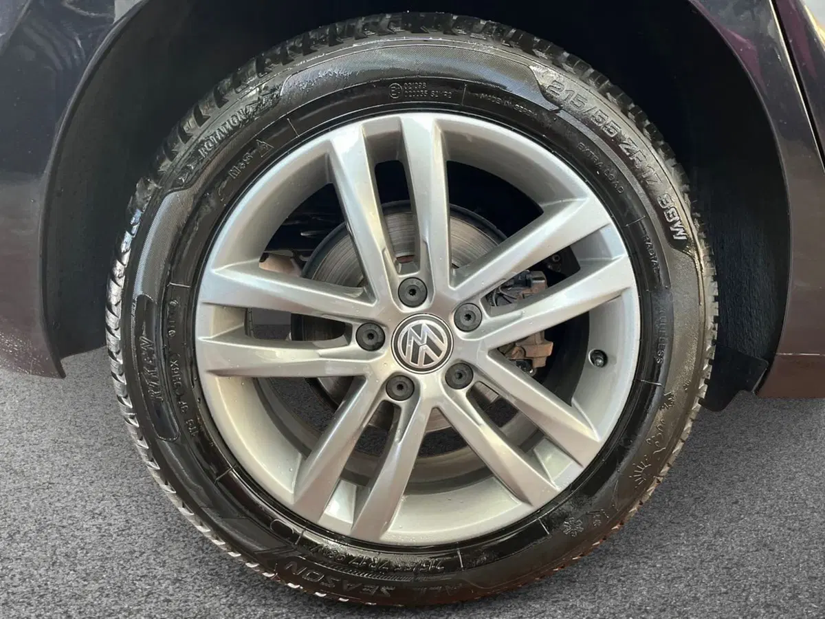 Volkswagen Touran usata a Bari (6)