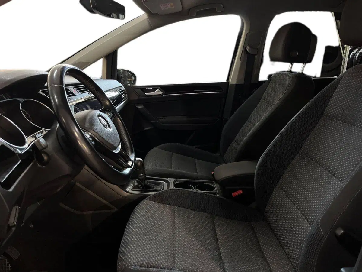 Volkswagen Touran usata a Bari (7)