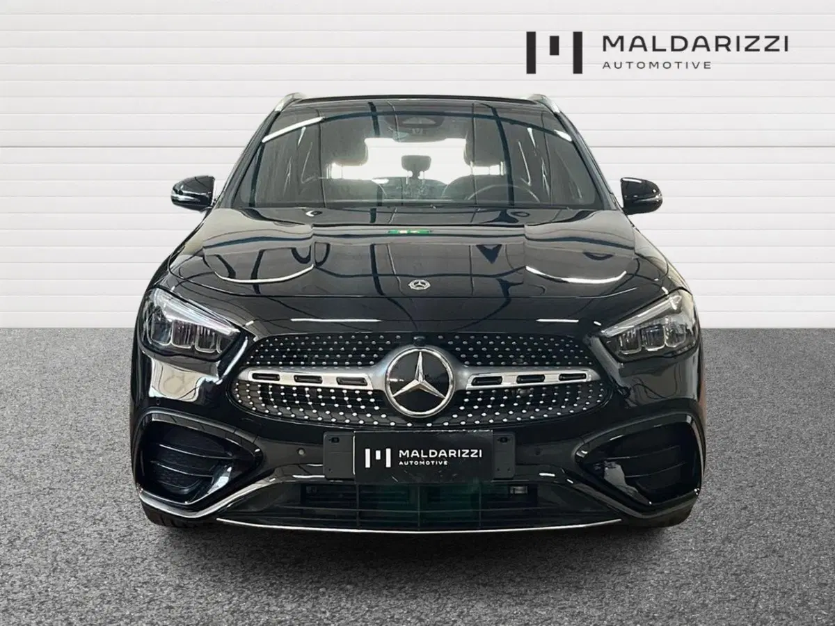 Mercedes-Benz GLA SUV usata a Bari (2)