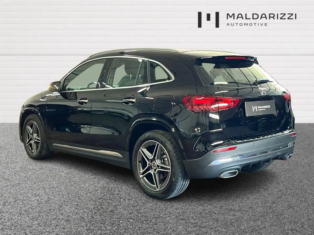 Mercedes-Benz GLA SUV usata a Bari (4)