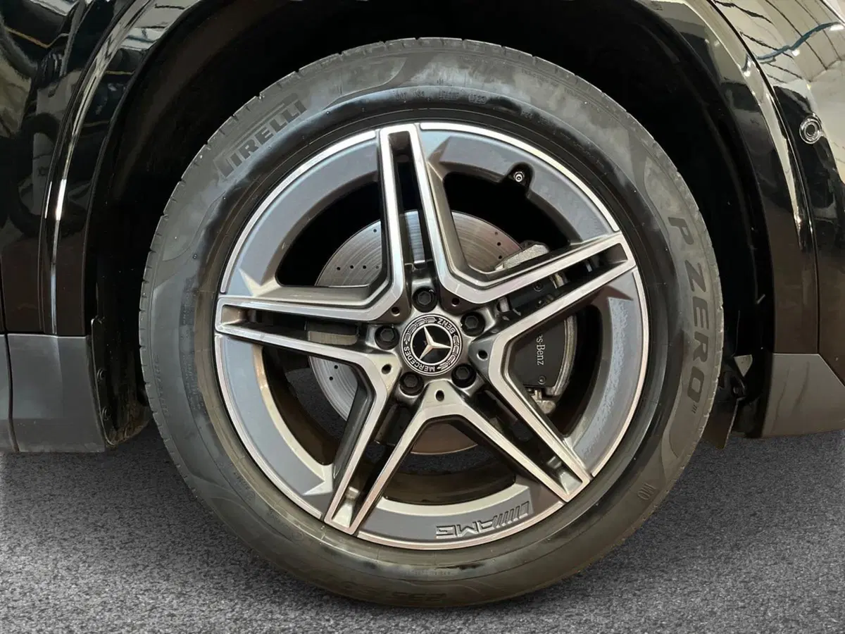 Mercedes-Benz GLA SUV usata a Bari (6)