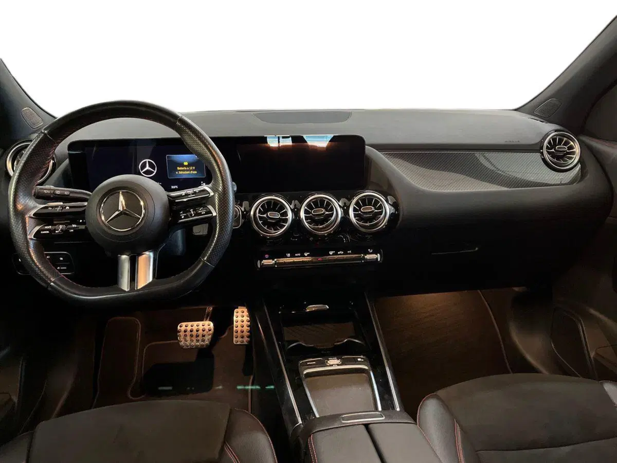 Mercedes-Benz GLA SUV usata a Bari (8)