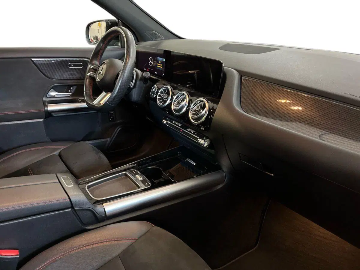 Mercedes-Benz GLA SUV usata a Bari (9)