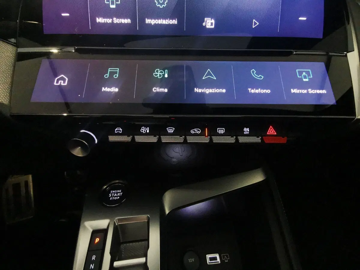 Peugeot 408 usata a Taranto (19)