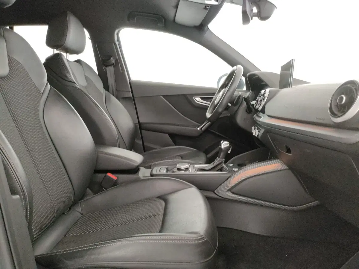 Audi Q2 usata a Napoli (7)