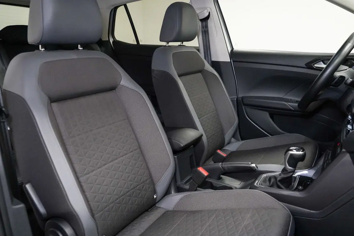 Volkswagen T-Cross usata a Varese (11)