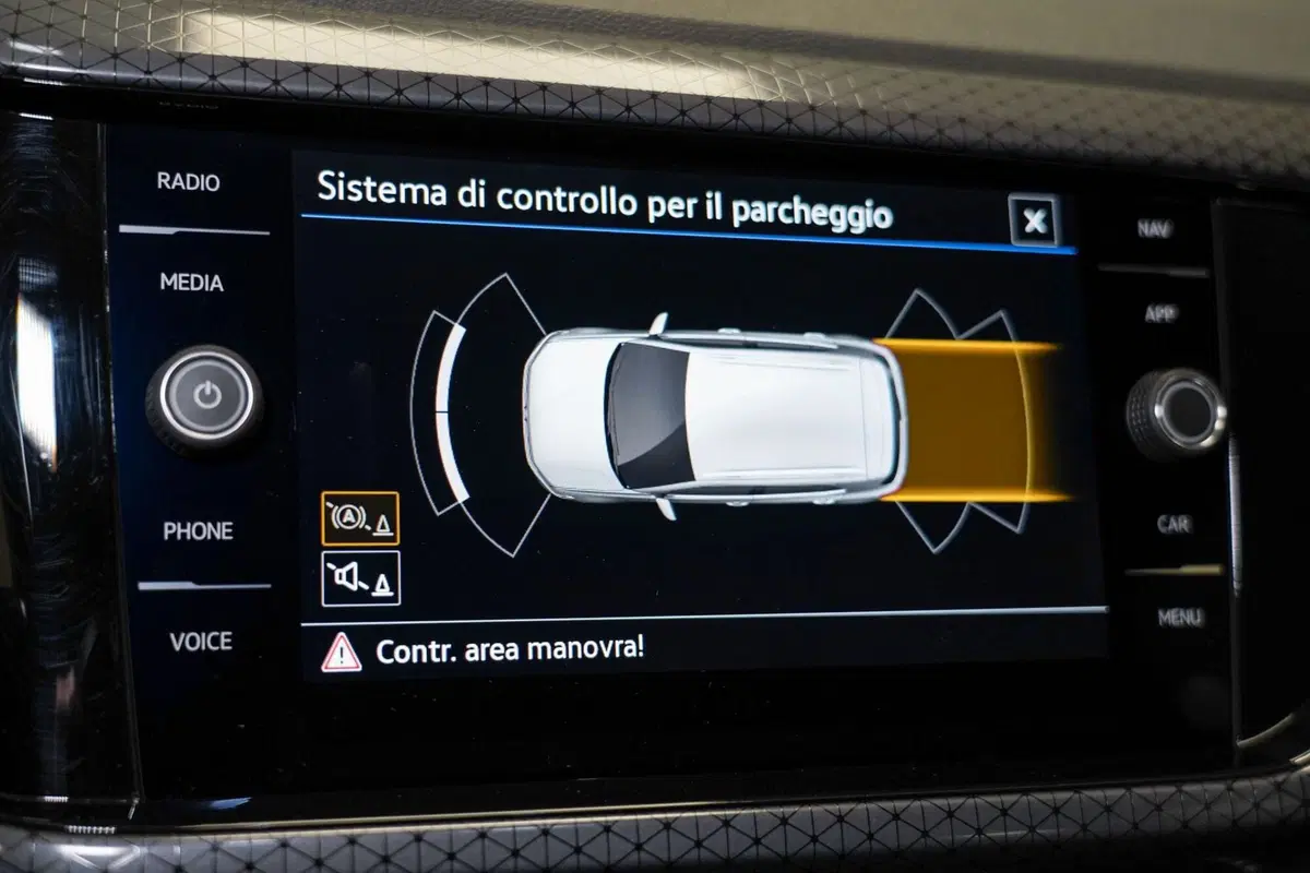 Volkswagen T-Cross usata a Varese (14)