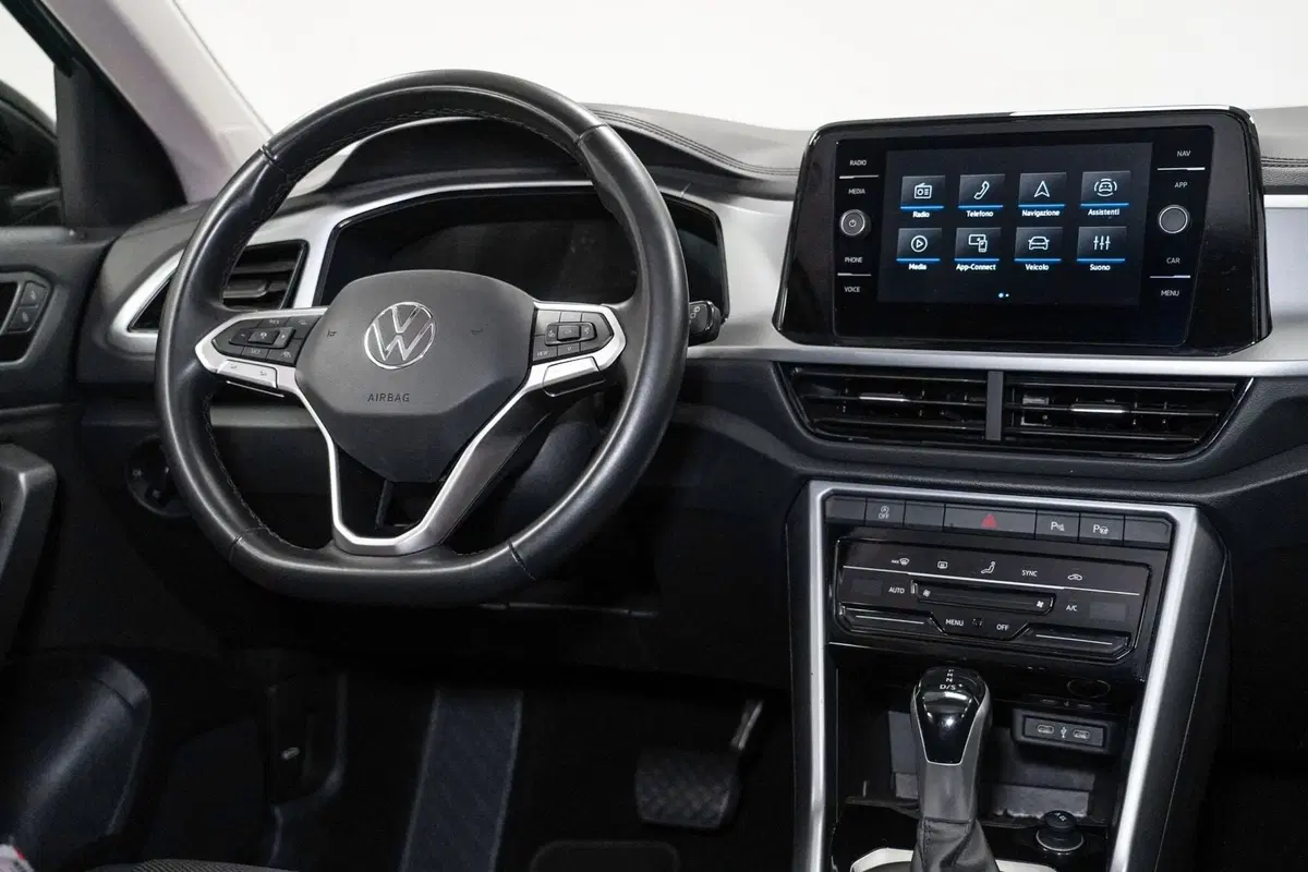 Volkswagen T-Roc usata a Varese (11)