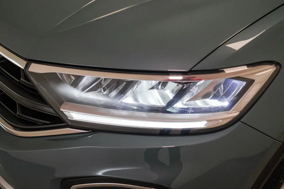 Volkswagen T-Roc usata a Varese (7)