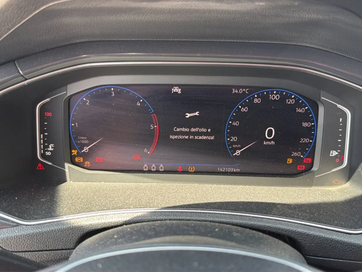 Volkswagen T-Roc usata a Frosinone (18)