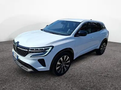Renault Austral 1.2 full hybrid Techno 200cv auto del 2023 usata a Latina