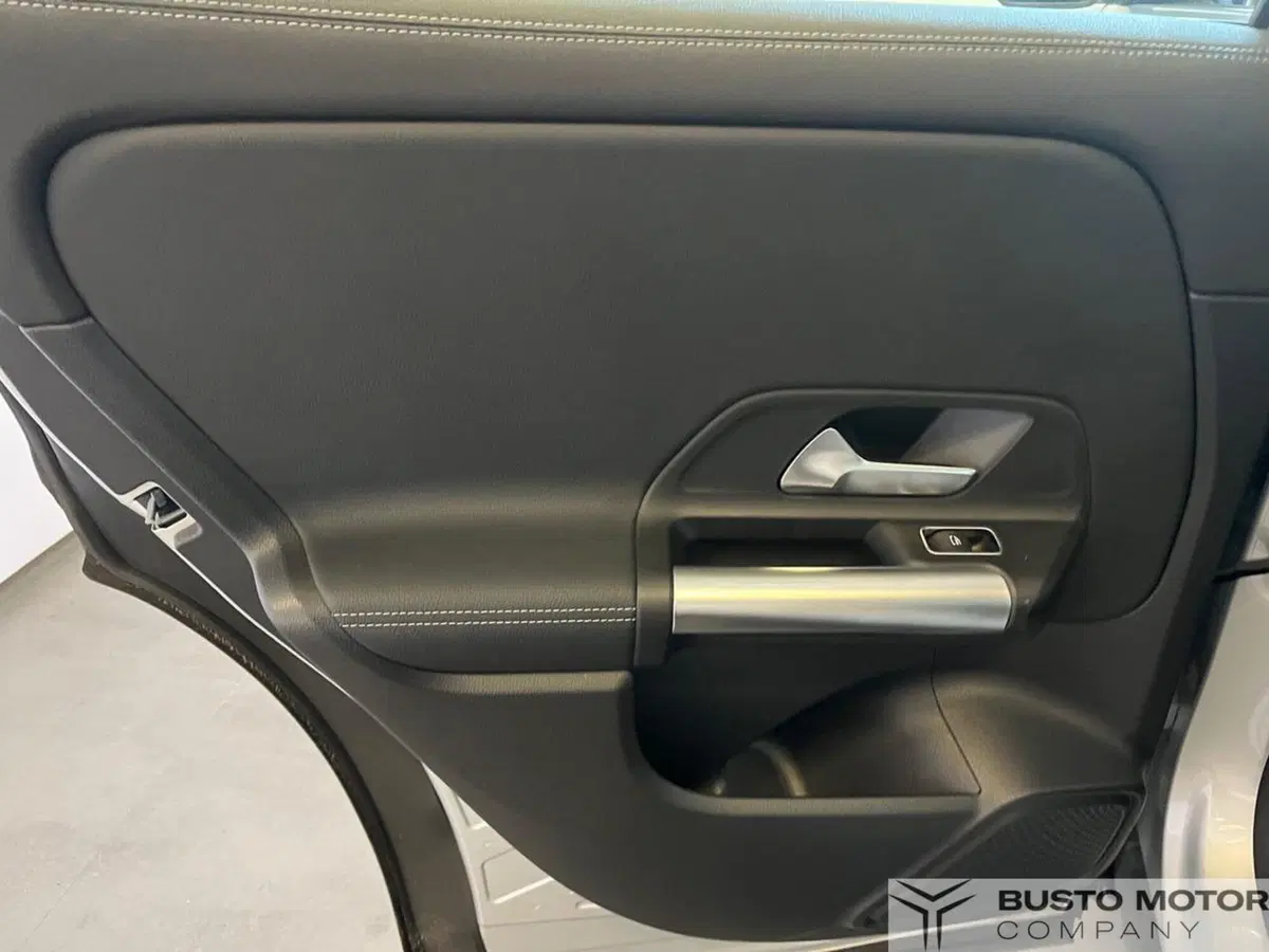 Mercedes-Benz GLA SUV usata a Varese (15)