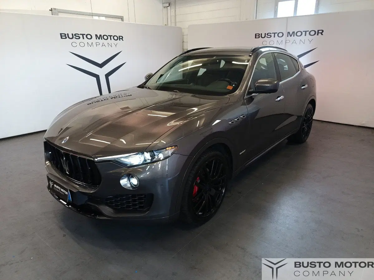 Maserati Levante usata a Varese (4)