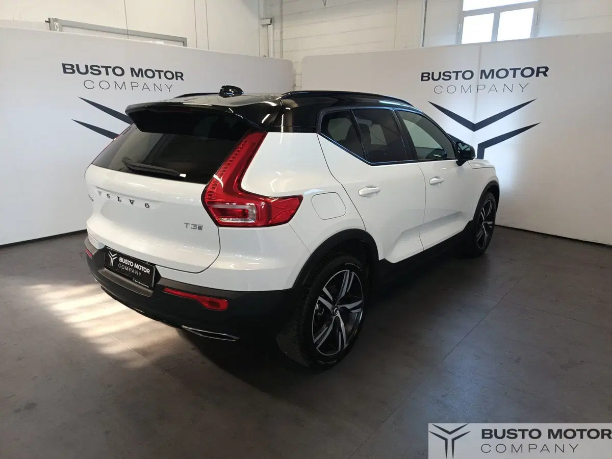 Volvo XC40 usata a Varese (6)