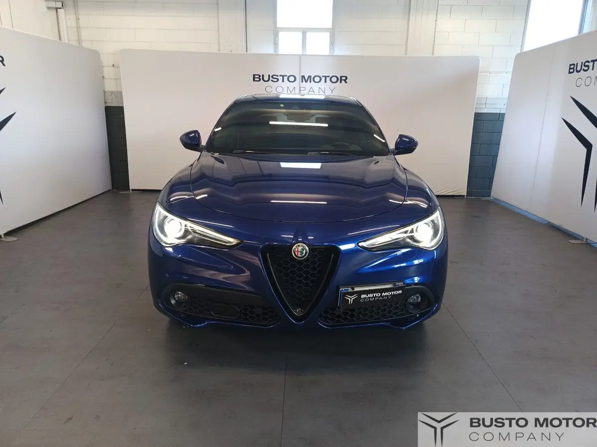 Alfa Romeo Stelvio usata a Varese (2)