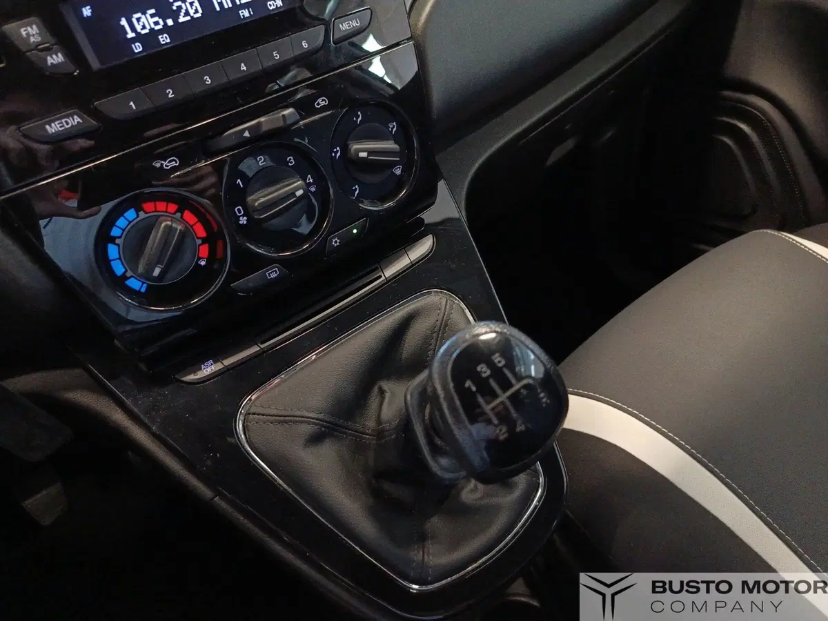 Lancia Ypsilon usata a Varese (14)