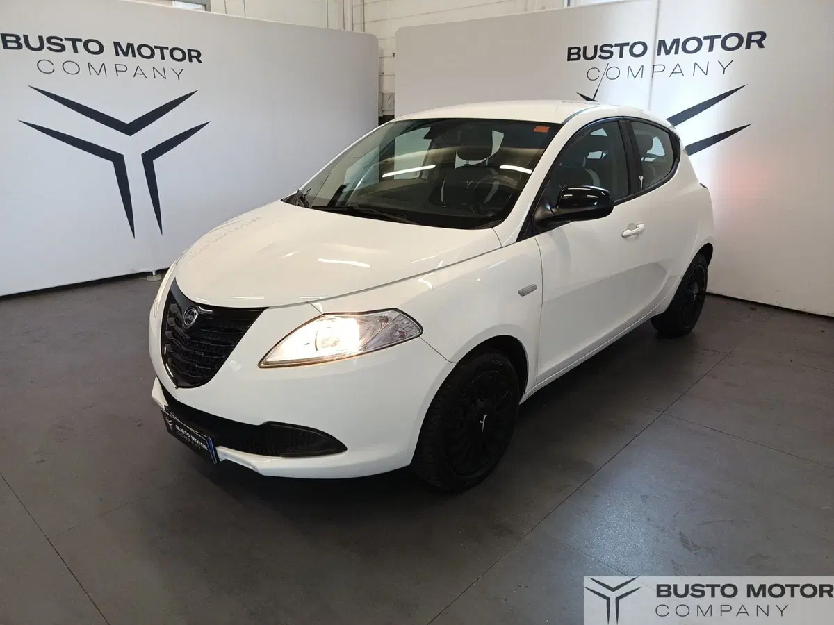 Lancia Ypsilon usata a Varese (3)