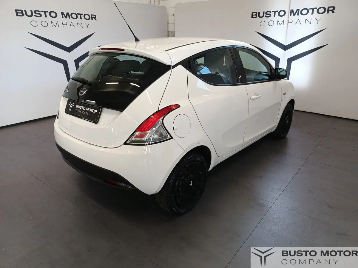Lancia Ypsilon usata a Varese (4)