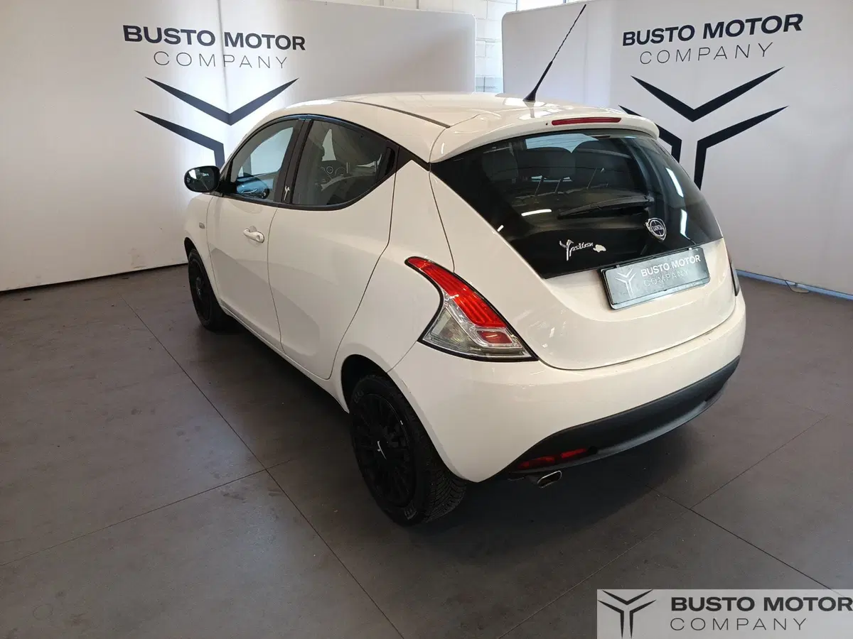 Lancia Ypsilon usata a Varese (6)