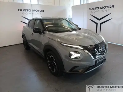 Nissan Juke 1.6 hev N-Connecta del 2023 usata a Olgiate Olona