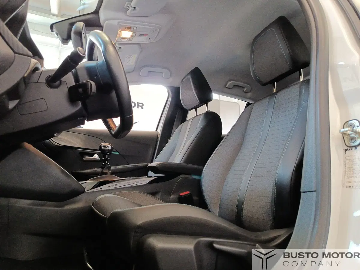 Peugeot 208 usata a Varese (10)