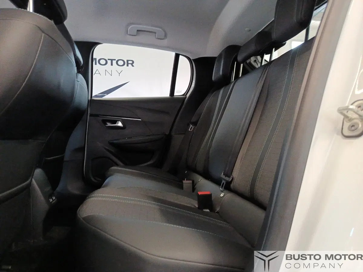 Peugeot 208 usata a Varese (11)