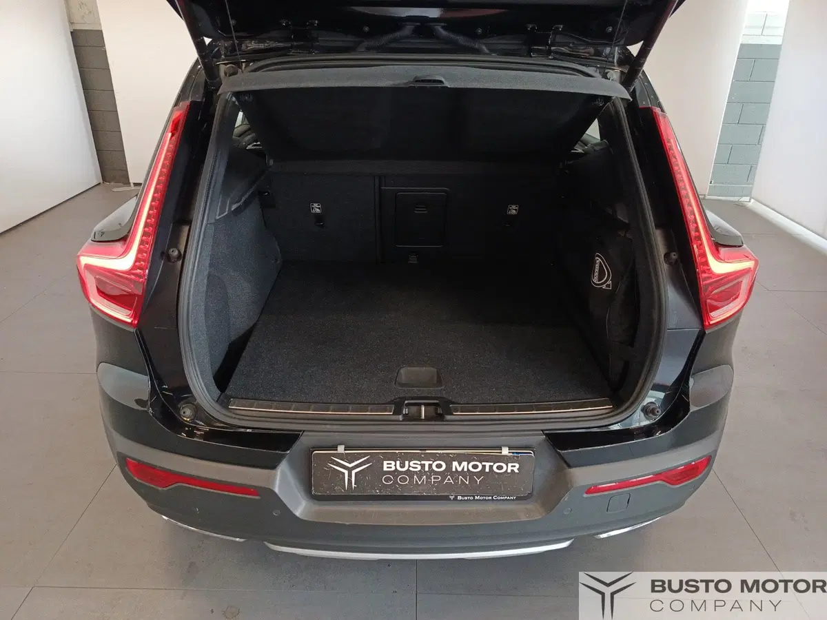 Volvo XC40 usata a Varese (9)