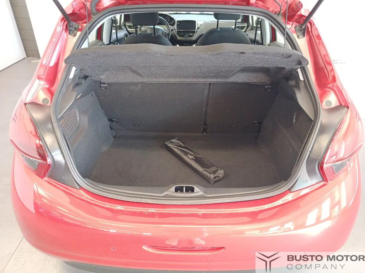 Peugeot 208 usata a Varese (10)