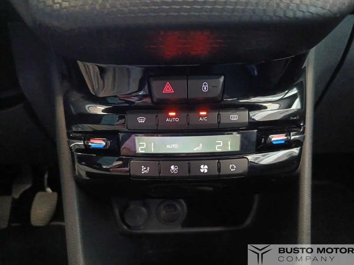 Peugeot 208 usata a Varese (14)