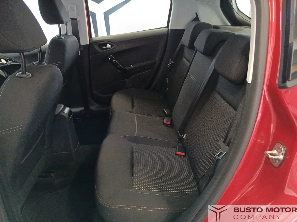 Peugeot 208 usata a Varese (9)