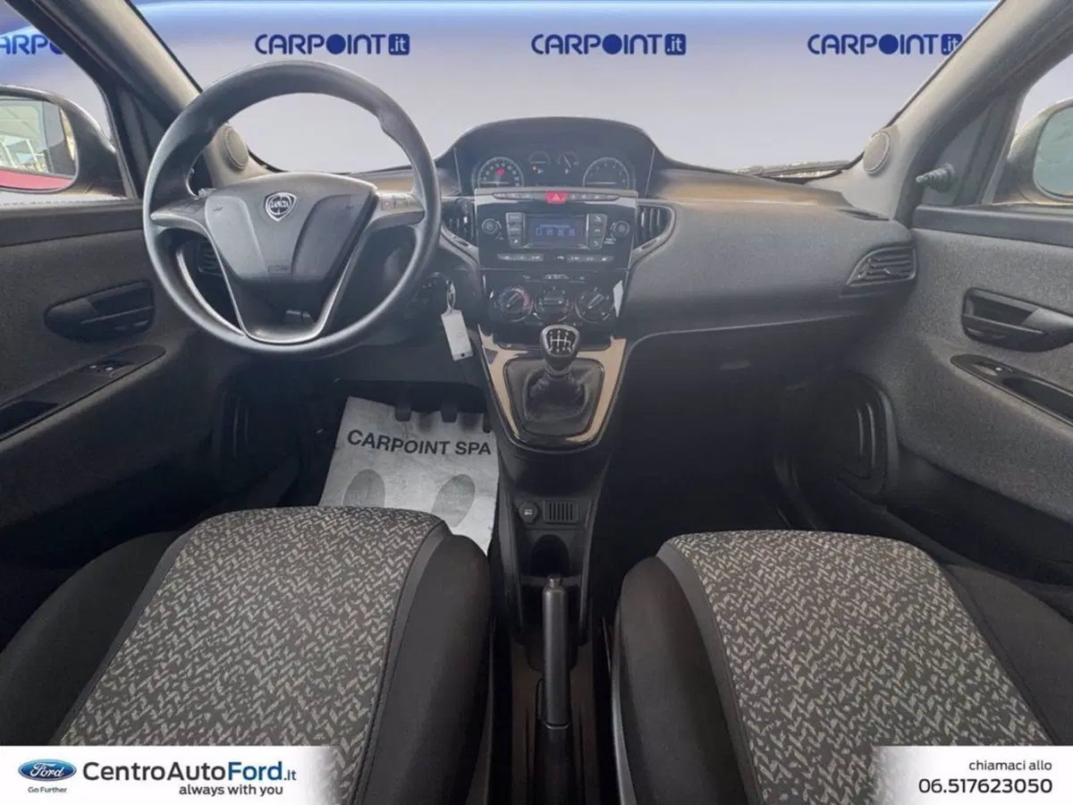 Lancia Ypsilon usata a Roma (10)