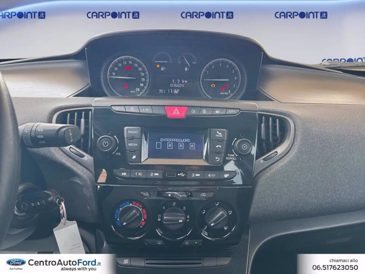 Lancia Ypsilon usata a Roma (11)