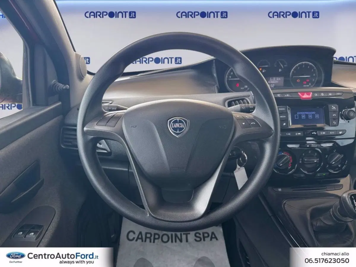 Lancia Ypsilon usata a Roma (12)
