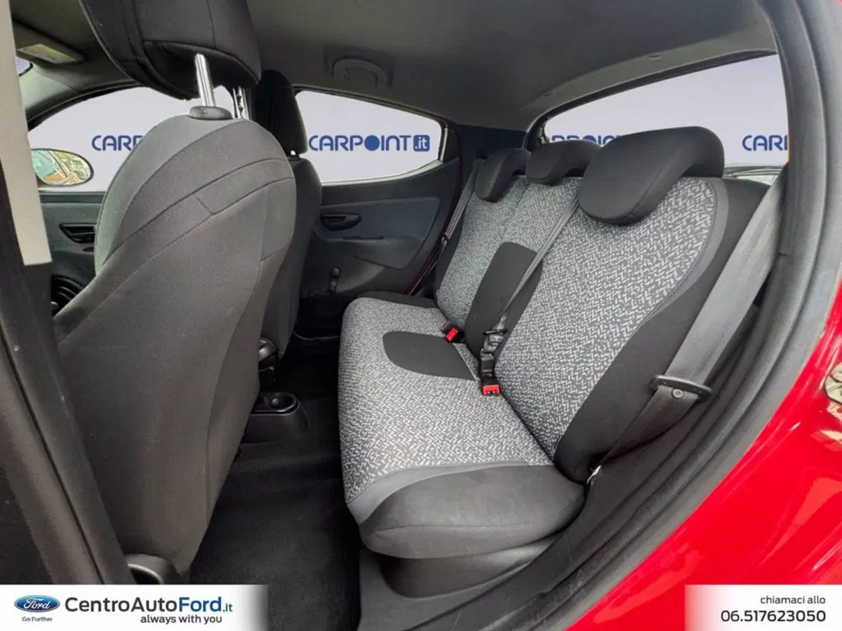 Lancia Ypsilon usata a Roma (13)