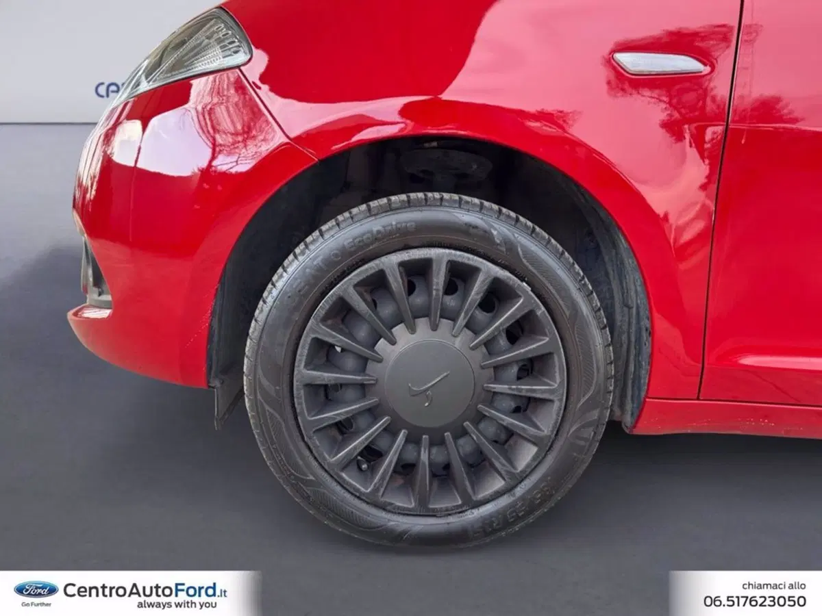 Lancia Ypsilon usata a Roma (14)