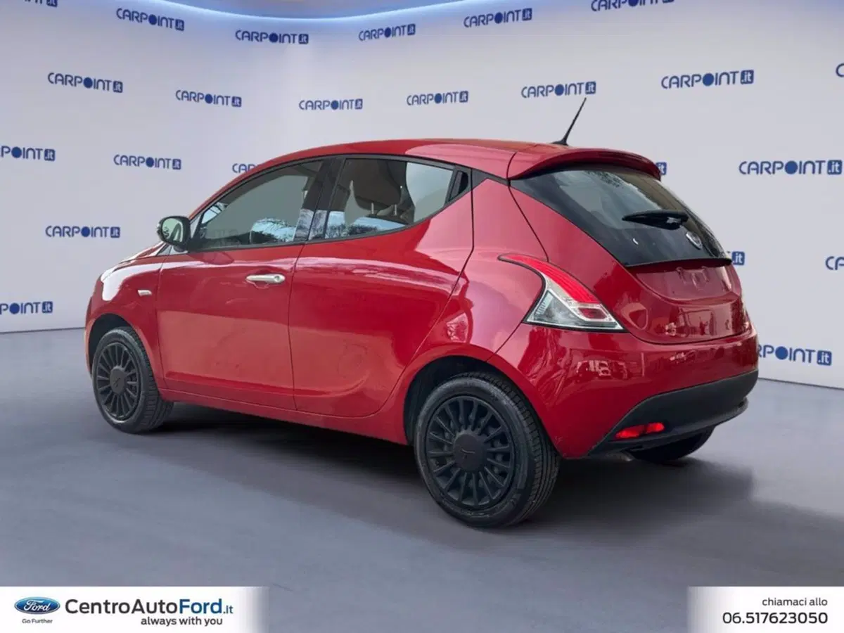 Lancia Ypsilon usata a Roma (3)