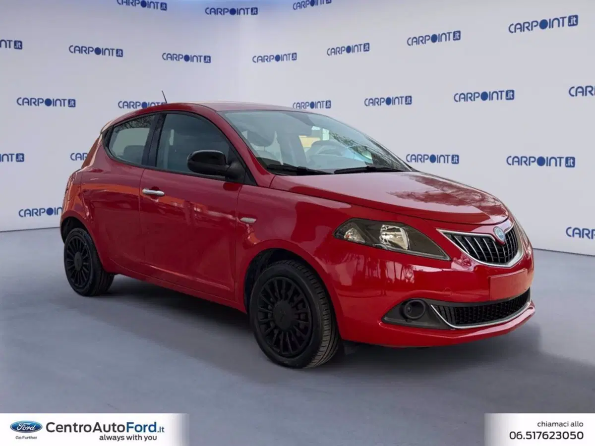 Lancia Ypsilon usata a Roma (7)