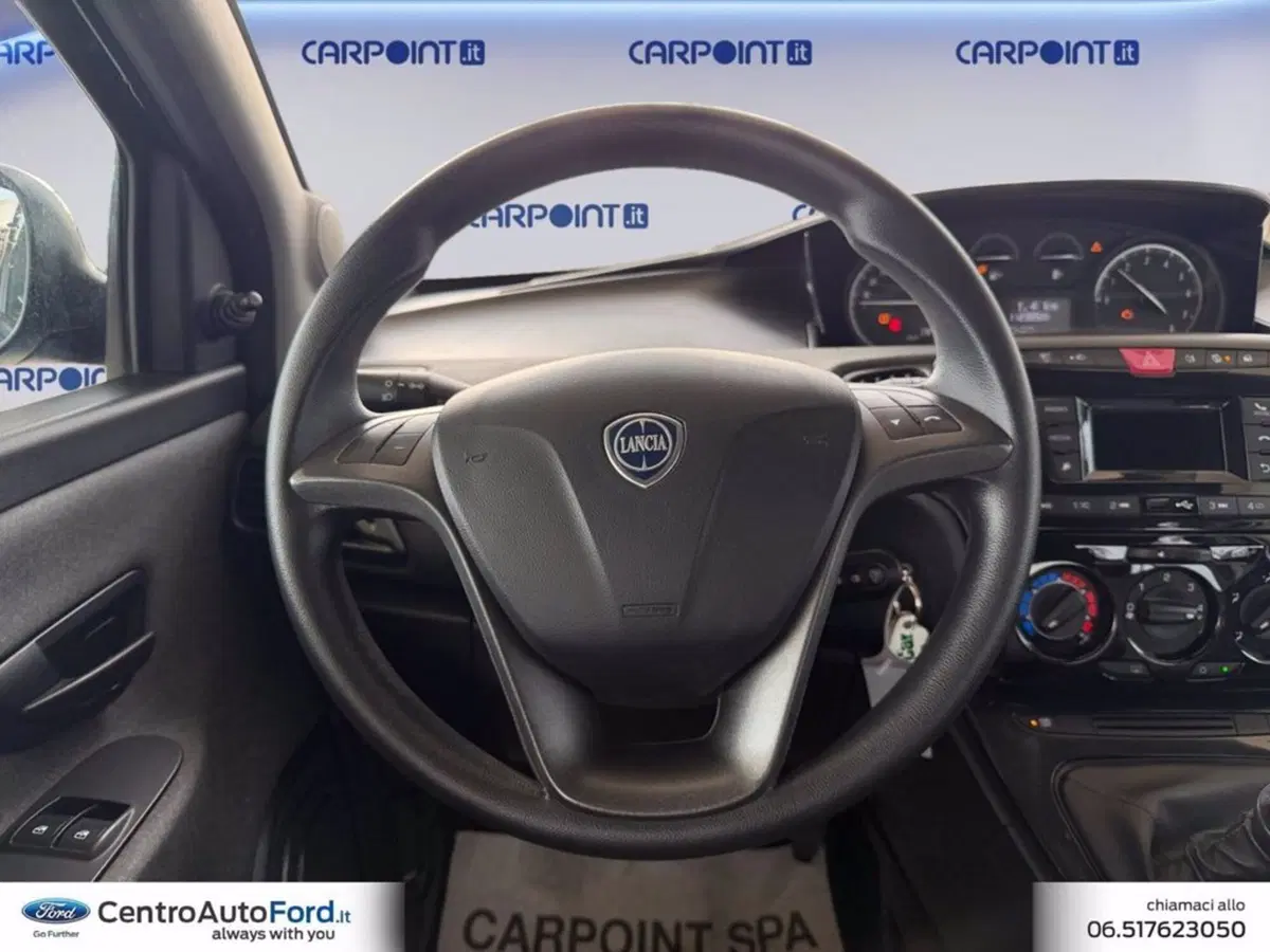Lancia Ypsilon usata a Roma (12)