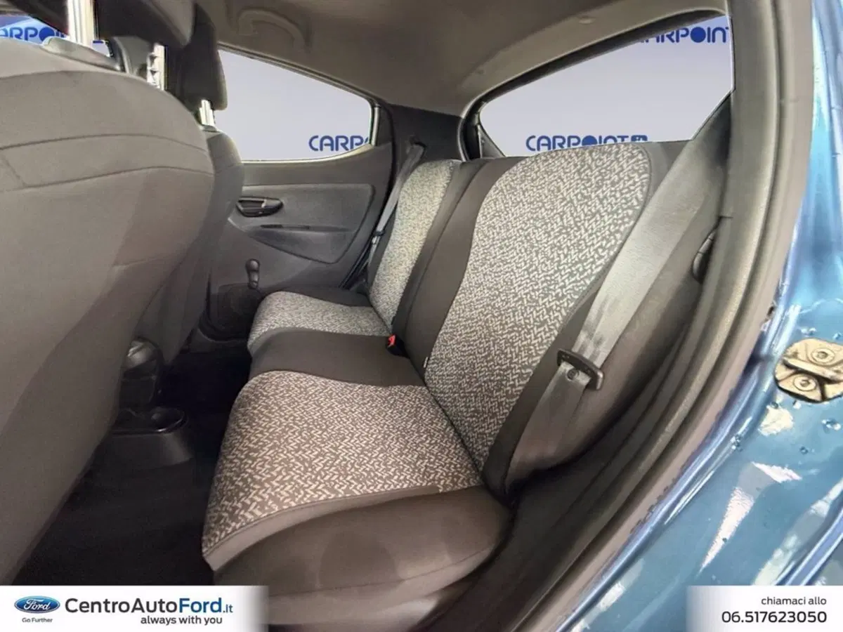 Lancia Ypsilon usata a Roma (13)
