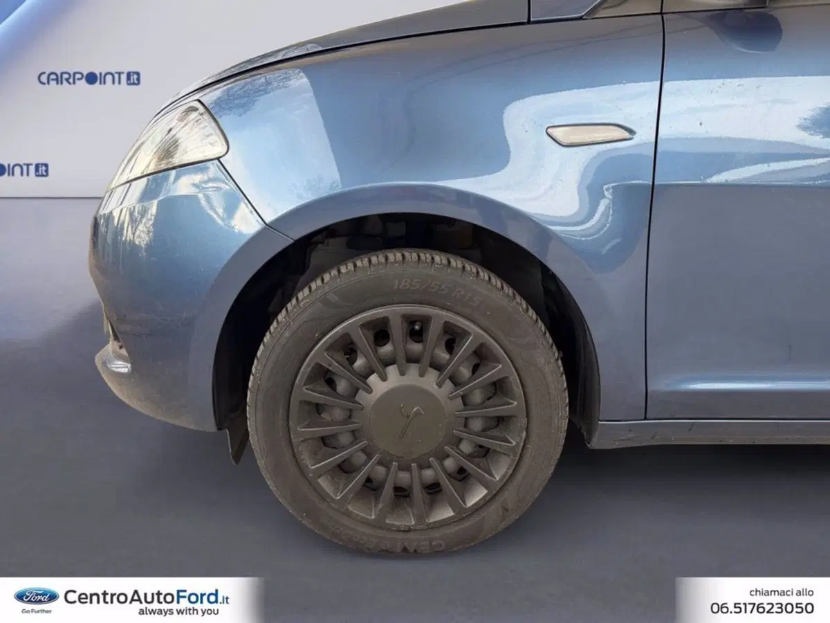 Lancia Ypsilon usata a Roma (14)