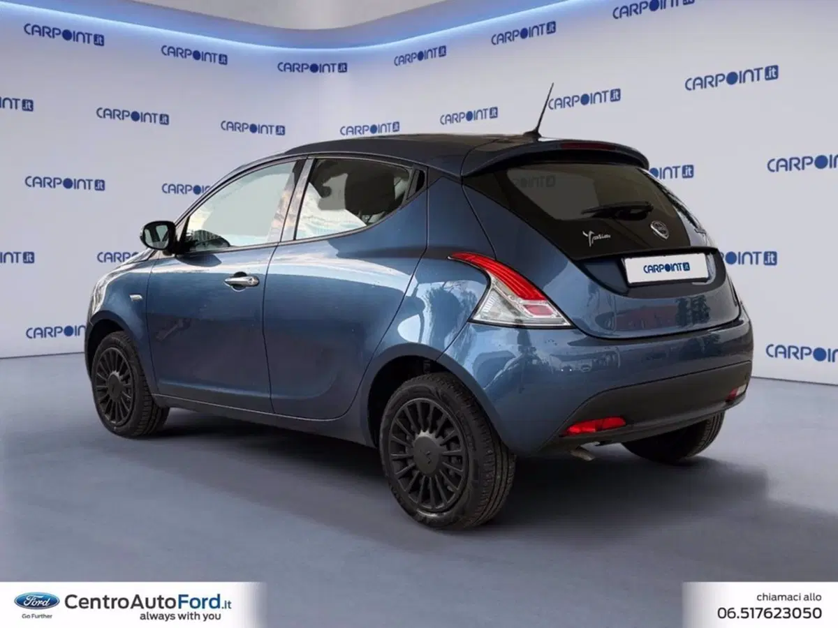 Lancia Ypsilon usata a Roma (3)