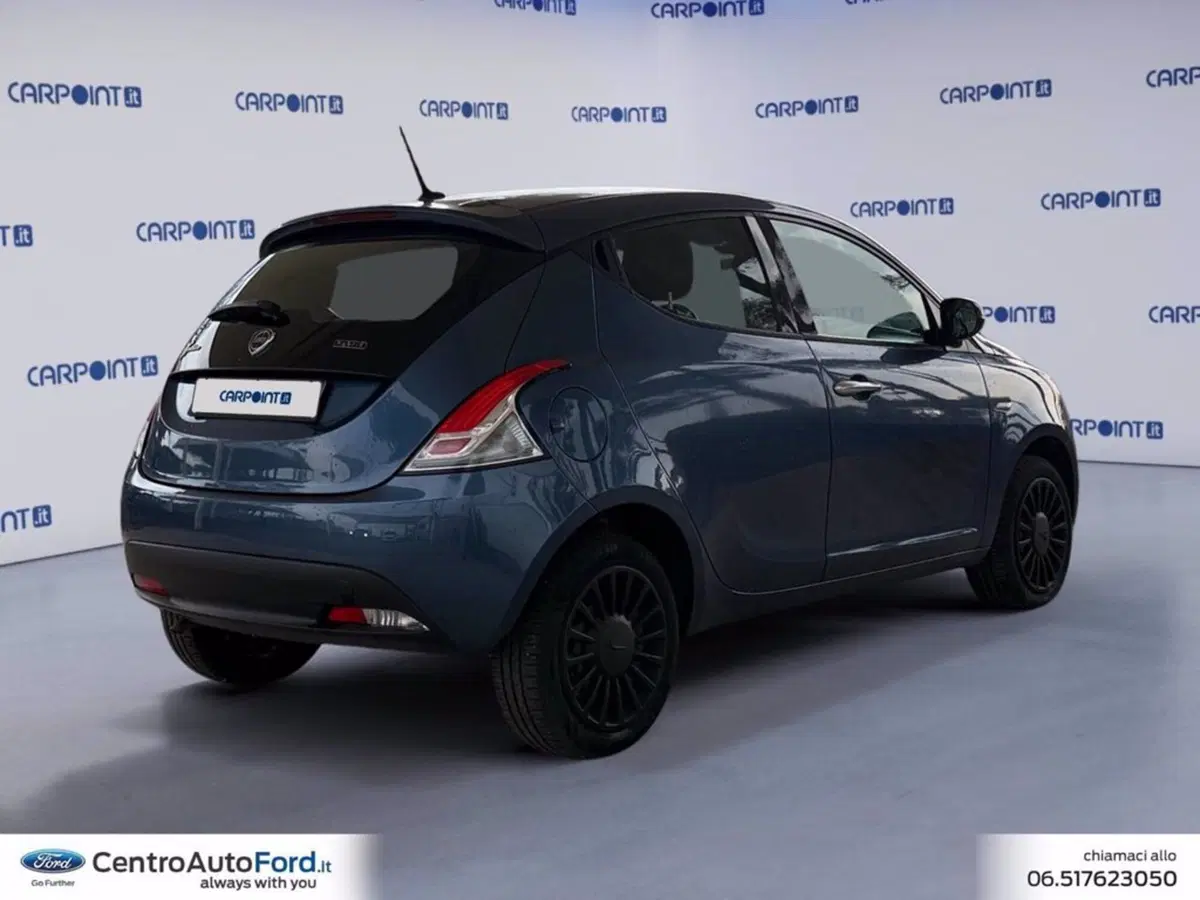 Lancia Ypsilon usata a Roma (5)