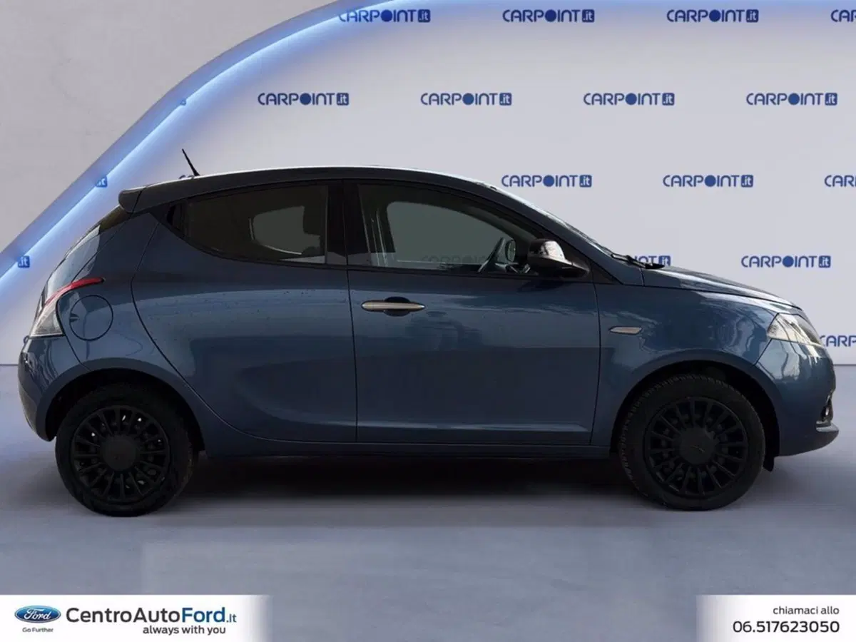 Lancia Ypsilon usata a Roma (6)