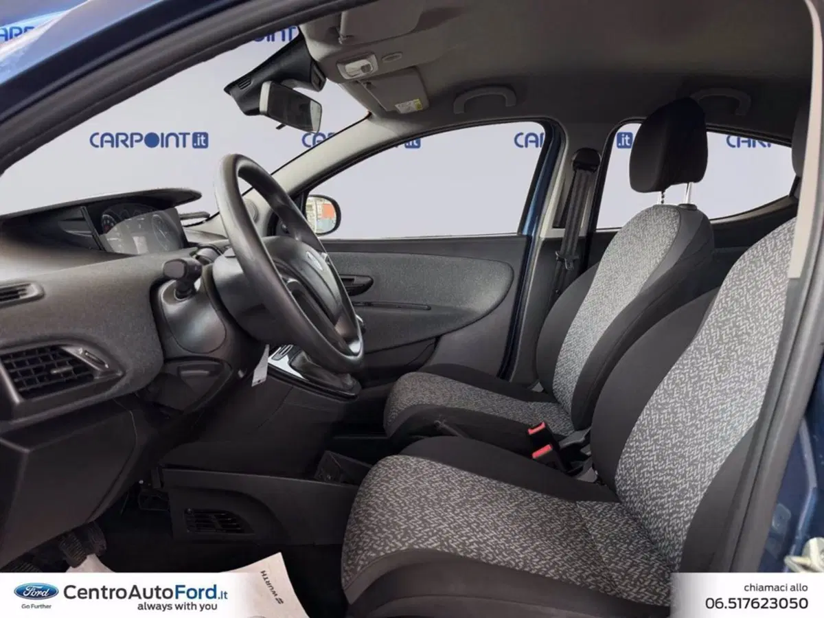 Lancia Ypsilon usata a Roma (9)