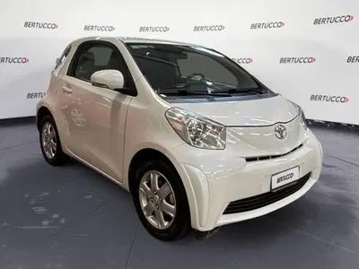 Toyota iQ 1.0 Multidrive del 2009 usata a Verona