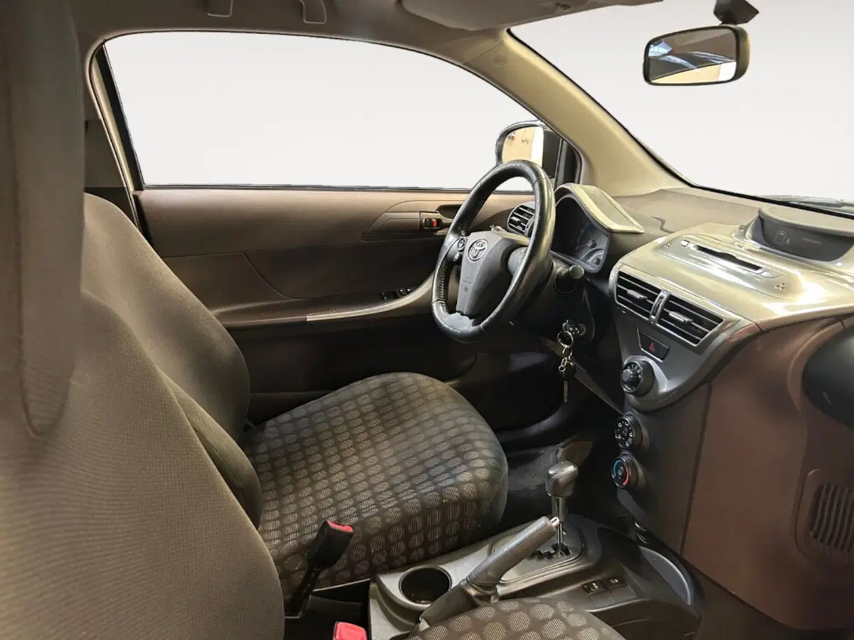 Toyota iQ usata a Verona (5)
