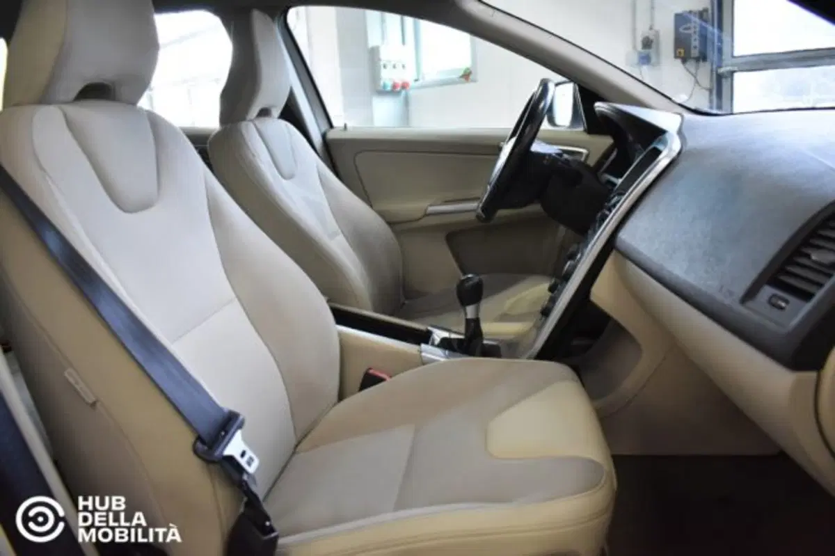Volvo XC60 usata a Perugia (19)