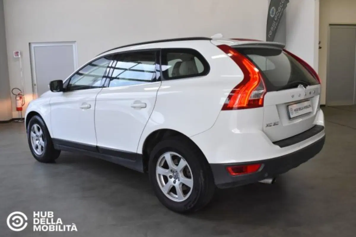 Volvo XC60 usata a Perugia (6)