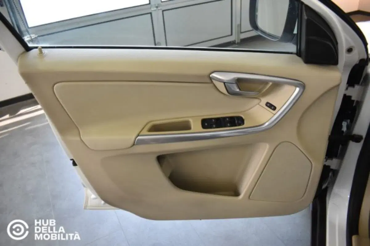 Volvo XC60 usata a Perugia (7)