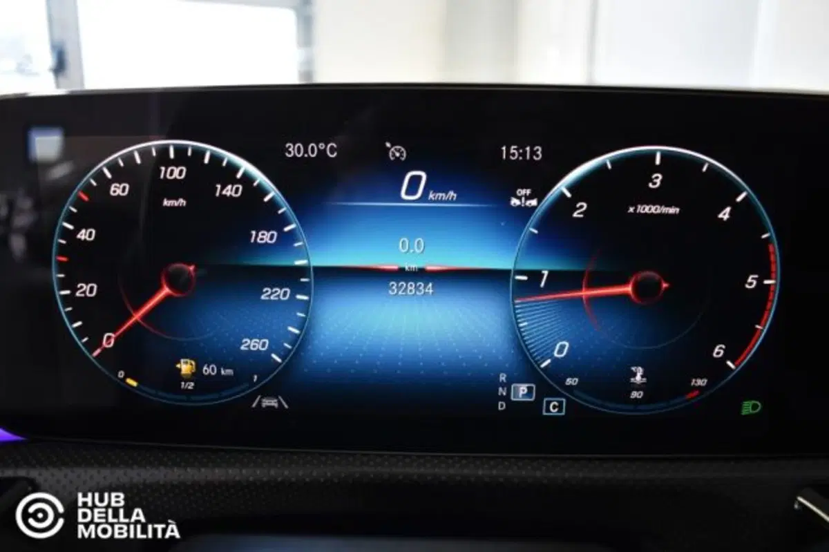 Mercedes-Benz CLA Shooting Brake usata a Perugia (8)